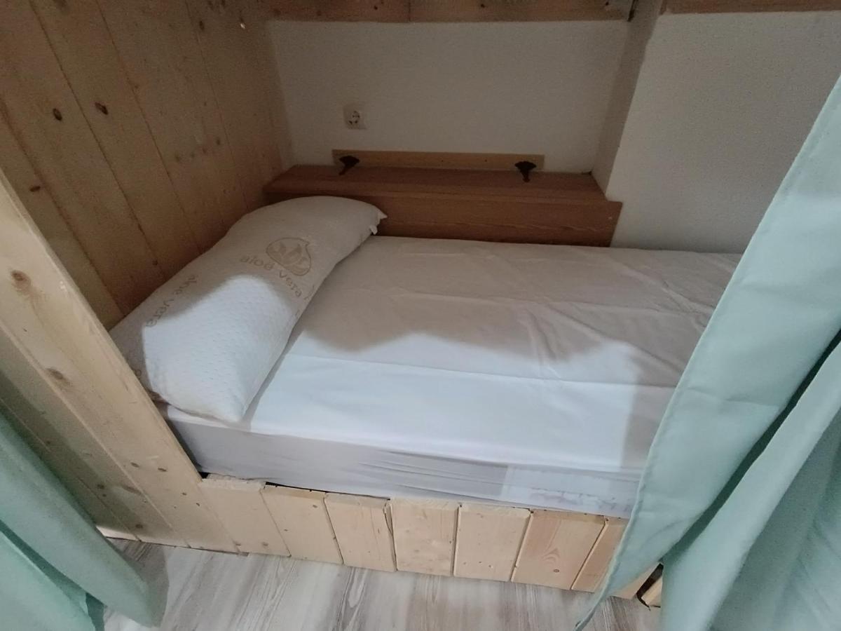 Hostel Bretema Луго Экстерьер фото